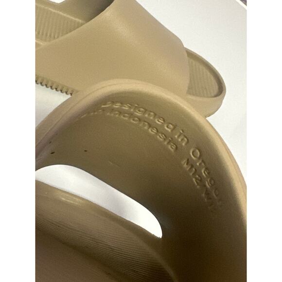 Nike Tan Slide Sandals - Picture 4 of 4